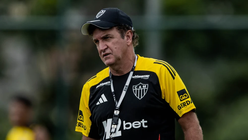 Cuca se reapresenta e inicia ‘oficialmente’ quarta passagem no clube