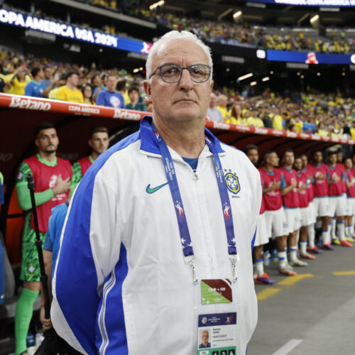 LAS VEGAS, NEVADA - JUNE 28: Dorival Junior, Head Coach of Brazil gesture during the CONMEBOL Copa America 2024 Group D match between Paraguay and Brazil at Allegiant Stadium on June 28, 2024 in Las Vegas, Nevada.   Kevork Djansezian/Getty Images/AFP (Photo by KEVORK DJANSEZIAN / GETTY IMAGES NORTH AMERICA / Getty Images via AFP)