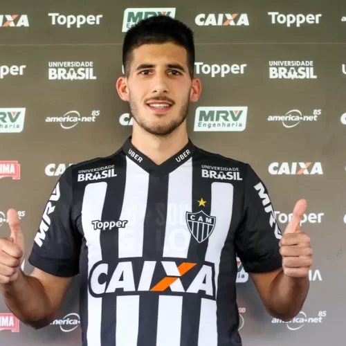 Goiás contrata zagueiro uruguaio Martín Rea