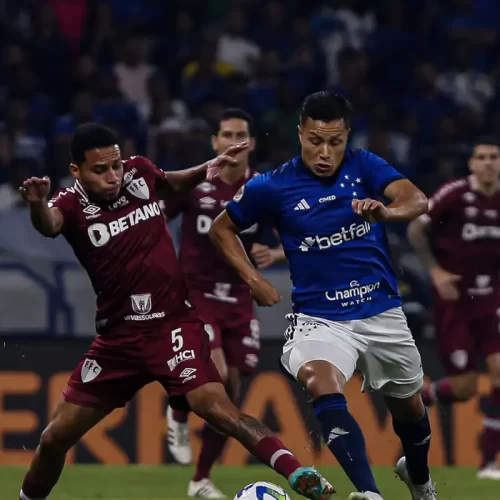 Fluminense enfrenta o Cruzeiro sob pressão