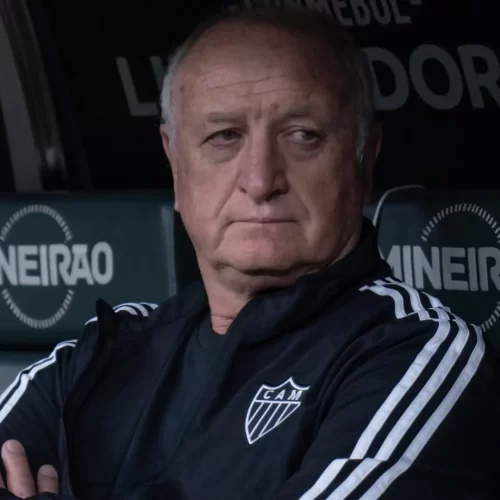 Felipão concorda que Atlético deve melhora, mas critica vaias da torcida