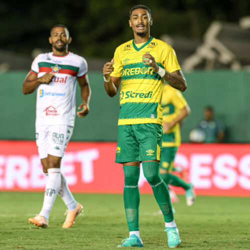 O Cuiabá ganha da Portuguesa-RJ e avança na Copa do Brasil