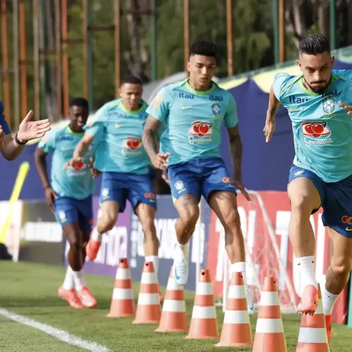 Seleção se prepara para confronto contra o Peru em Brasília