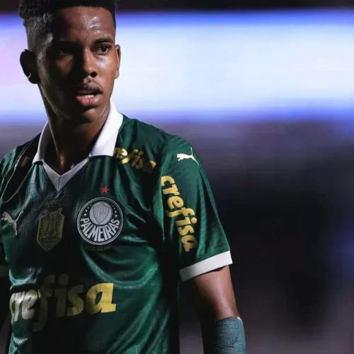 O Palmeiras oficializa a transferência do atacante Estevão para o Chelsea, da Inglaterra