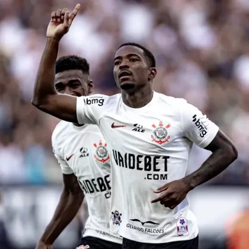 Corinthians investe R$ 10 milhões e fecha com volante da MLS