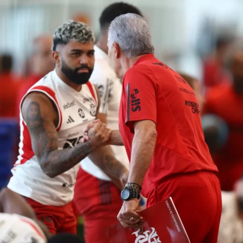 Tite aborda as controvérsias envolvendo Gabigol e comenta o futuro do atacante no Flamengo