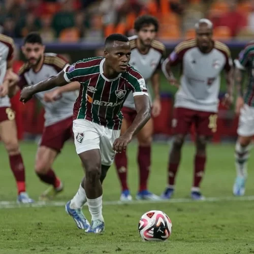 Árias deixaria o Fluminense pelo Cruzeiro?