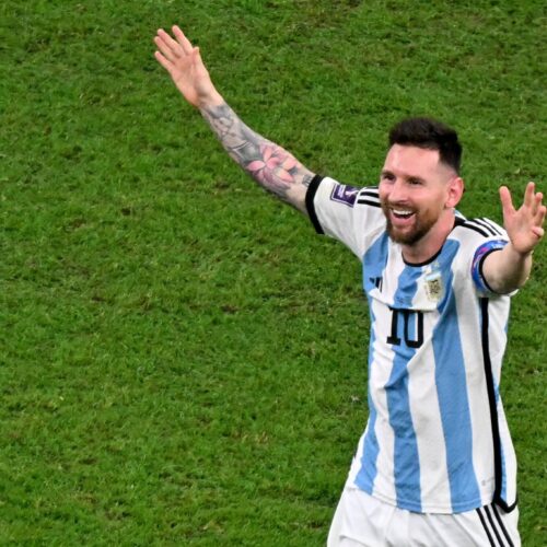 O treinador da Argentina fala sobre a expectativa de retorno de Messi e reconhece: ‘Difícil um time não depender dele’