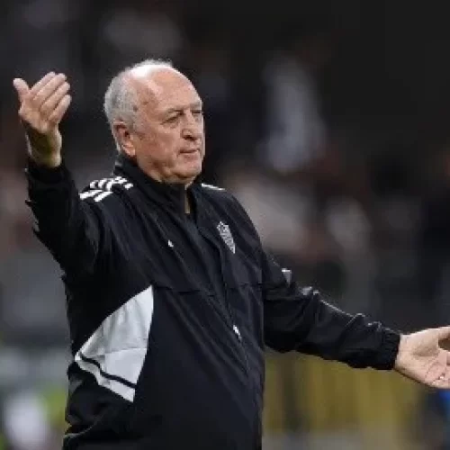 Com longa trajetória vitoriosa na Libertadores, o técnico Felipão enfrenta momentos turbulentos no Atlético