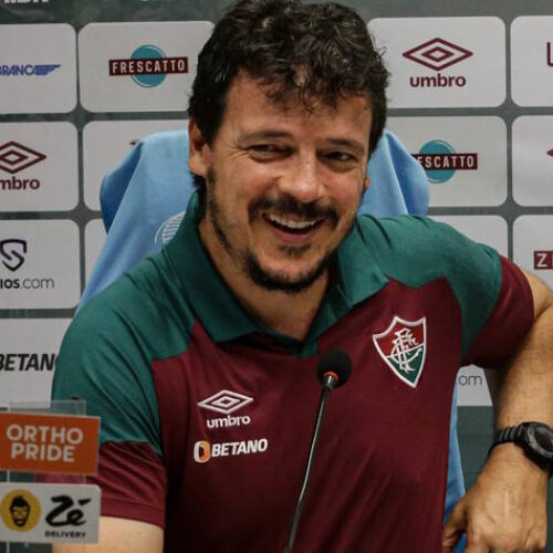 Fernando Diniz assina novo contrato com o Fluminense até o final de 2025