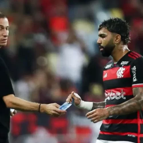 Filipe Luís inclui Gabigol na lista e o atacante pode retornar ao Flamengo no confronto contra o Fortaleza