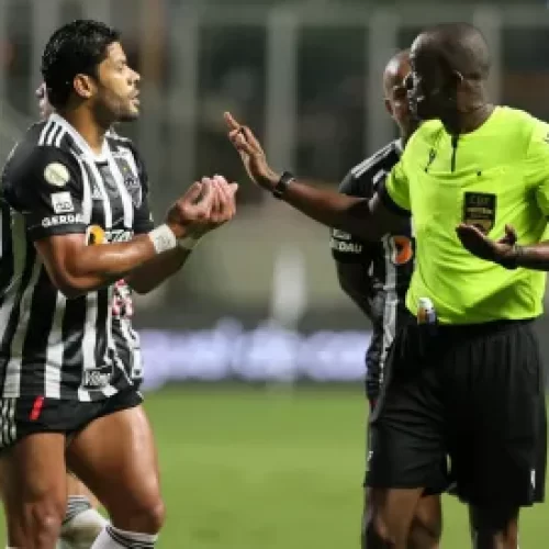 Motivo da irritação de Hulk ao confrontar Luiz Henrique após a partida Atlético-MG x Botafogo