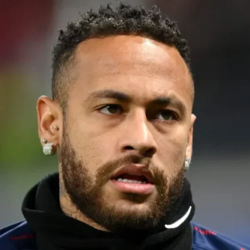 De acordo com imprensa espanhola, Neymar busca retorno ao Barcelona