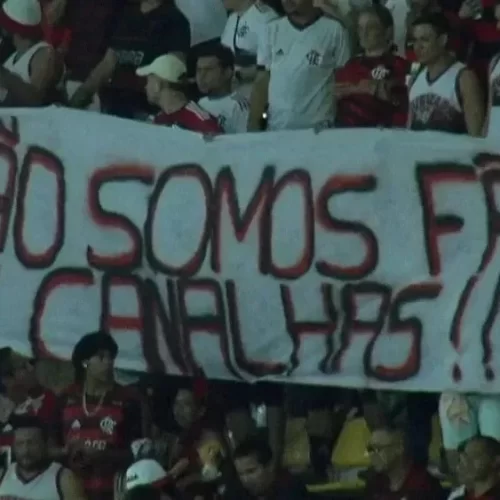 Na Arena da Amazônia, torcida do Flamengo protesta contra Gabigol