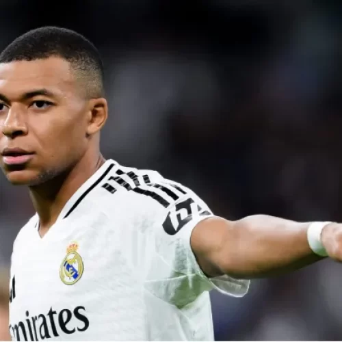 França deixa Mbappé de fora da convocação, e treinador explica o motivo: “Há um problema”